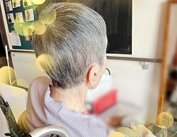 バンクシーと言えば定番の絵。
